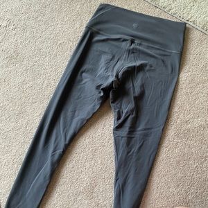 Tna butter high rise leggings M